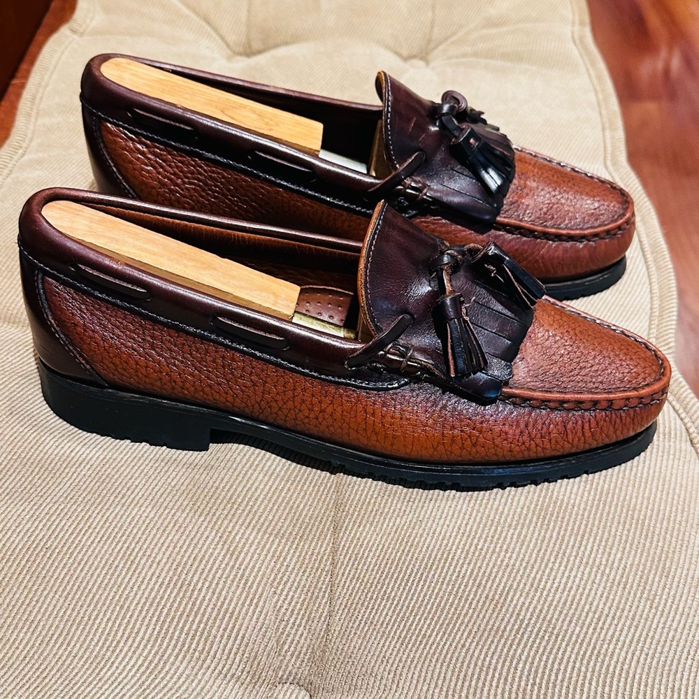 Allen Edmonds Nashua Tassel Pebble Leather Loafer. - Picture 4 of 9